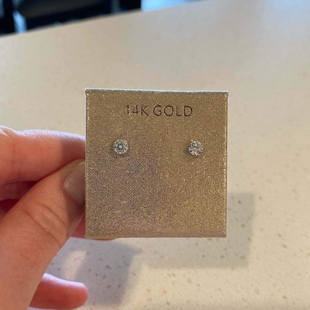 14k 4mm White gold CZ Studs